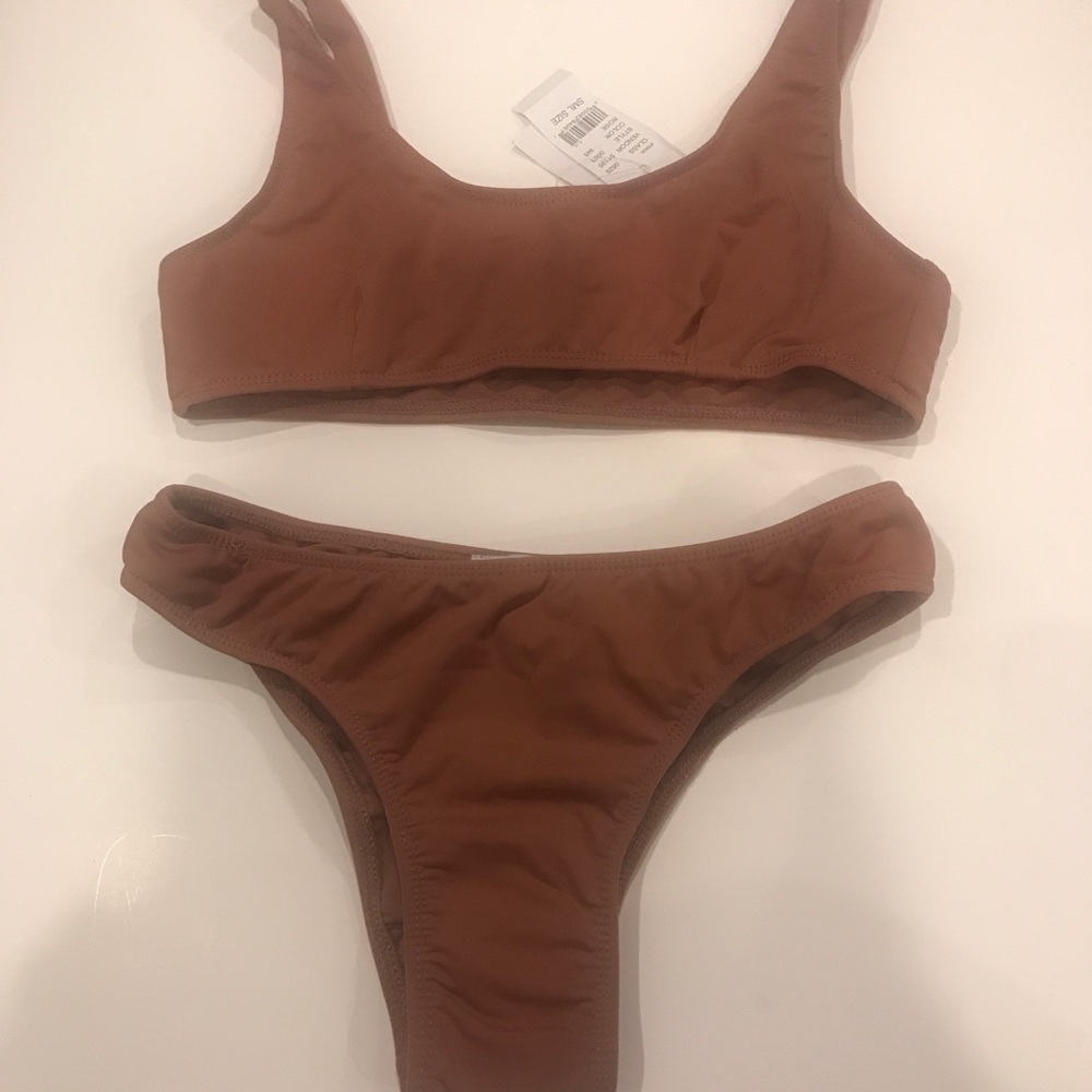 Adorable bikini!! - Picture 4 of 7